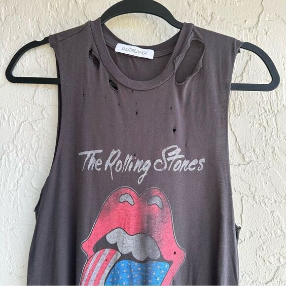 DAYDREAMER Tank Women Small Flag Tongue Tank Distressed Coal - Picture 3 of 13